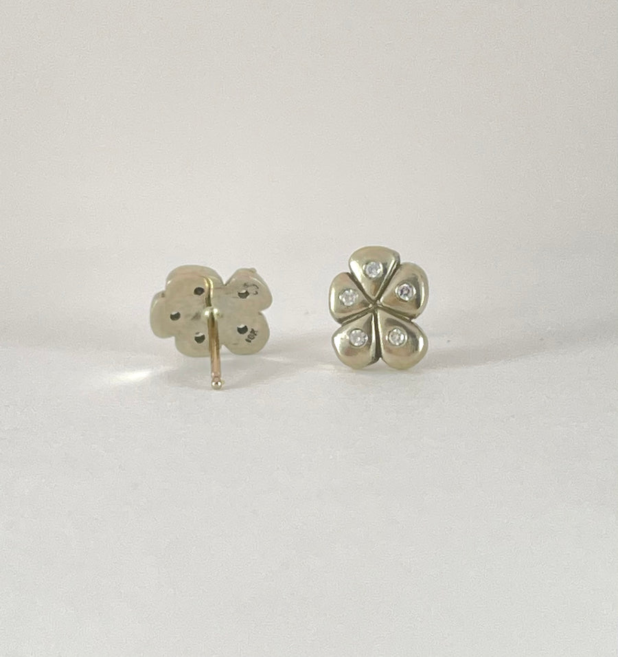 18k White Gold and Diamond Flower Stud Earrings