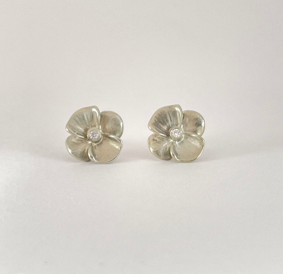 18k White Gold Flower Stud Earrings