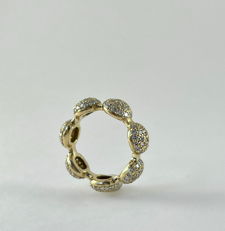 18k Yellow Gold and Pavé Diamond Pod ring