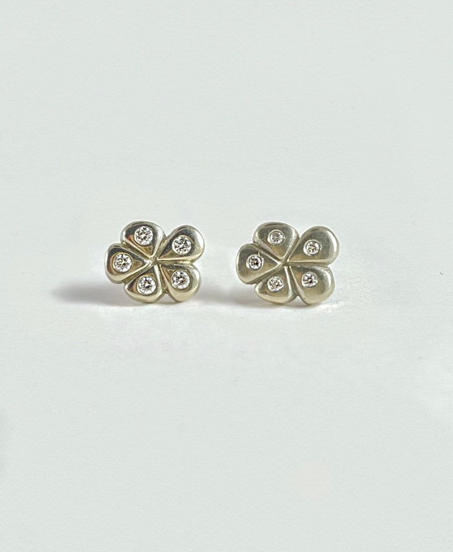 18k White Gold and Diamond Flower Stud Earrings